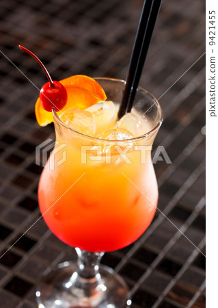 cocktail in the bar cocktail in the bar 9421455