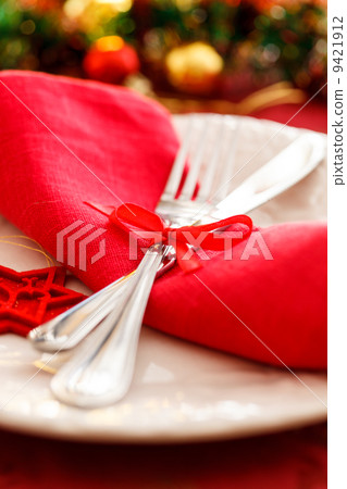 Christmas Table Setting Christmas Table Setting 9421912