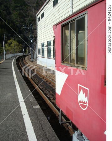 Vehicle and Abut type rack rail of Oigawa Railway Ikawa Line Vehicle and Abut type rack rail of Oigawa Railway Ikawa Line 9424155