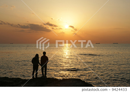 The sunset silhouette 1 9424433