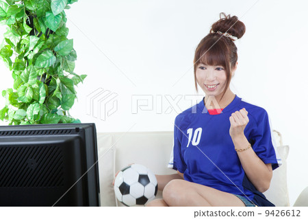 女性支持者看電視 女性支持者看電視 9426612
