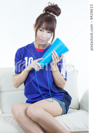 女性支持者看電視 女性支持者看電視 9426615