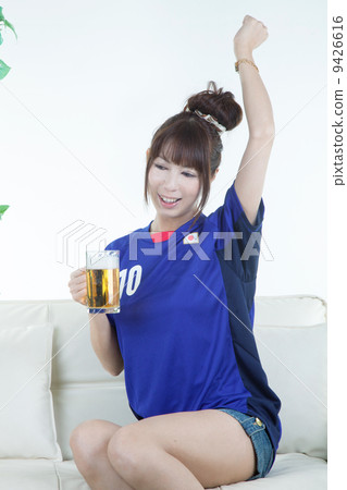 女性支持者看電視 女性支持者看電視 9426616