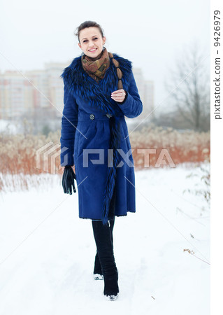 Full length winter portrait of woman Full length winter portrait of woman 9426979