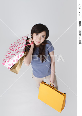 Shopping woman 9430597