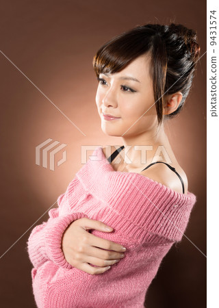 Attractive sexy Asian lady 9431574