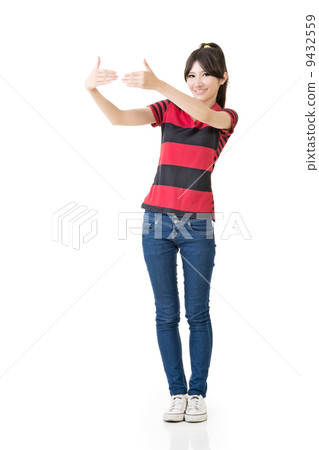 Young beautiful asian woman shows hands 9432559