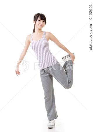 Fitness asian girl doing stretch exercise Fitness asian girl doing stretch exercise 9432691