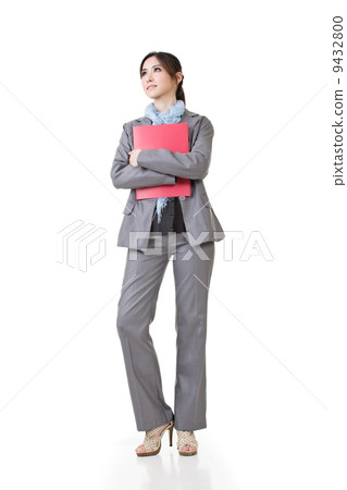 Confident business woman 9432800