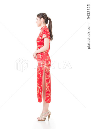 Asian woman in cheongsam 9432825