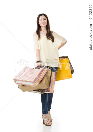 woman shopping woman shopping 9432833