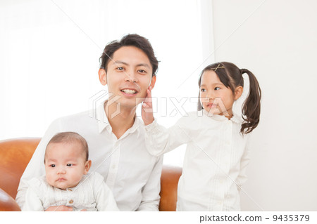 4 months old baby and 5 years old girl and father 9435379