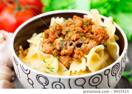 Pasta Bolognese in a bowl Pasta Bolognese in a bowl 9435415
