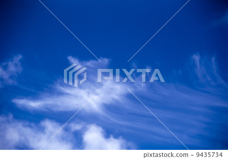 Flowing clouds 9435734