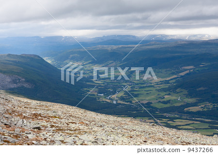 Valley with Dovre seen from Blahoe mountain (Vaga, Norway) Valley with Dovre seen from Blahoe mountain (Vaga, Norway) 9437266