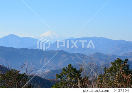 初冬的富士山(高尾山/山/八王子市,東京) 初冬的富士山(高尾山/山/八王子市,東京) 9437294