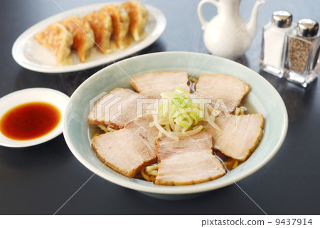 Char siu noodles 9437914