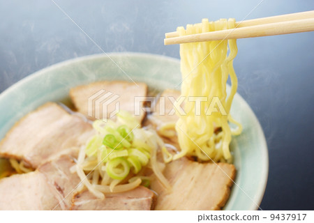 Char siu noodles 9437917