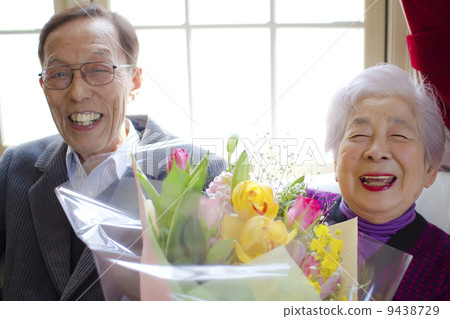 爺爺和奶奶 爺爺和奶奶 9438729