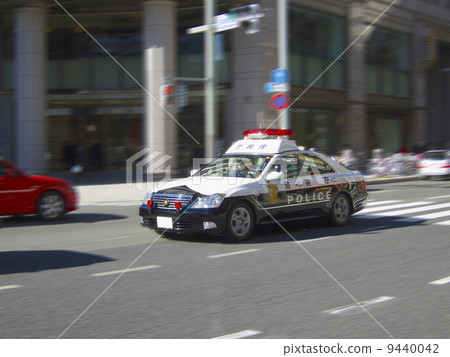 Running police car Running police car 9440042
