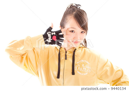 一個非常開朗的女孩，跳舞嘻哈舞蹈 9440134