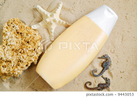 Suntan lotion 9443053