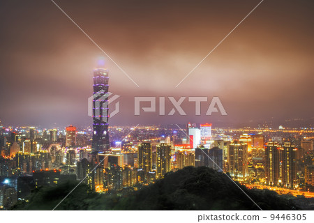 City night scene 9446305