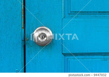 door with knob 9447832