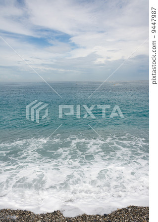 Seascape with cloudy sky Seascape with cloudy sky 9447987