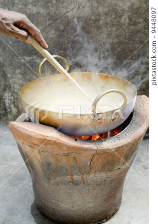 Hand make sugar syrup 9448097