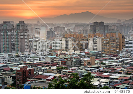 Sunset cityscape Sunset cityscape 9448570