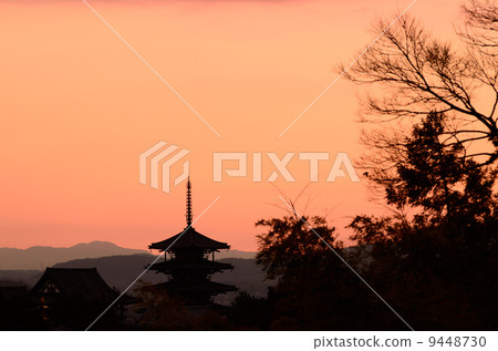 法隆寺冬天和日落 法隆寺冬天和日落 9448730