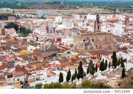 Old residence district of ordinary spanish town 9451699