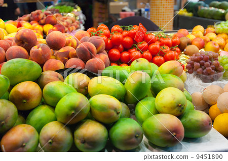 Mangoes in the market Mangoes in the market 9451890