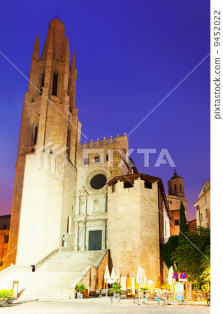 Evening view of Girona - Church of Sant Feliu Evening view of Girona - Church of Sant Feliu 9452022