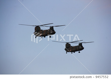 Drop training (Flight of helicopter helicopter) 9457552