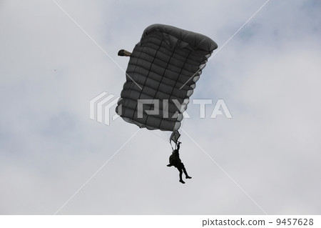 下降訓練(方形降落傘) 下降訓練(方形降落傘) 9457628
