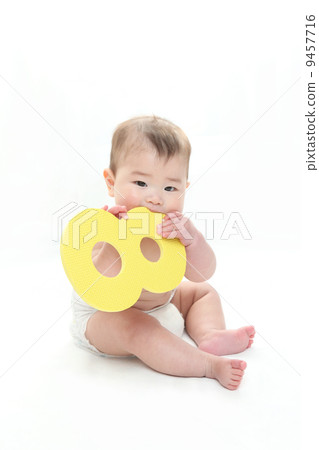 Numbers and babies 9457716