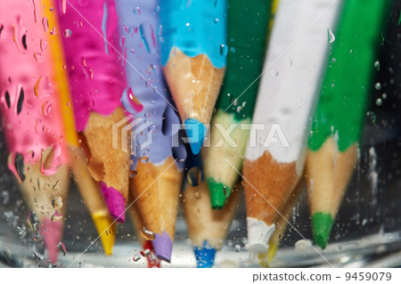 Wet color pencils 9459079