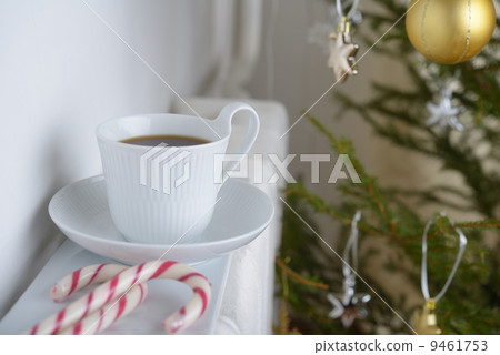 Coffee and Christmas tree 9461753