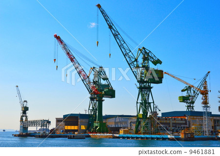 港口部門的“重型機械”(神戶港/兵庫縣神戶市) 港口部門的“重型機械”(神戶港/兵庫縣神戶市) 9461881