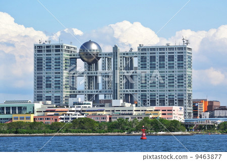 在台場的富士電視台總公司大樓 在台場的富士電視台總公司大樓 9463877