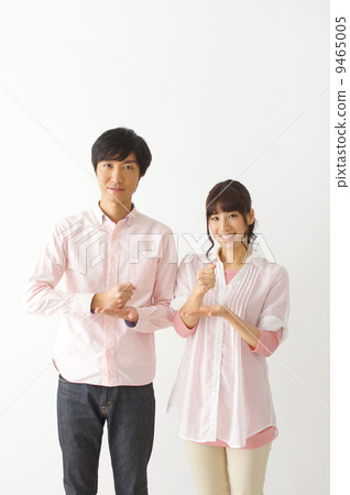 Convincing man and woman 9465005