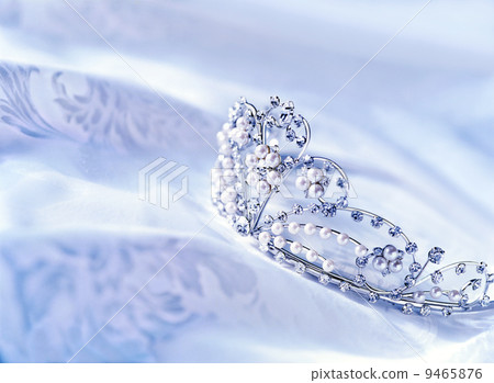 tiara tiara 9465876