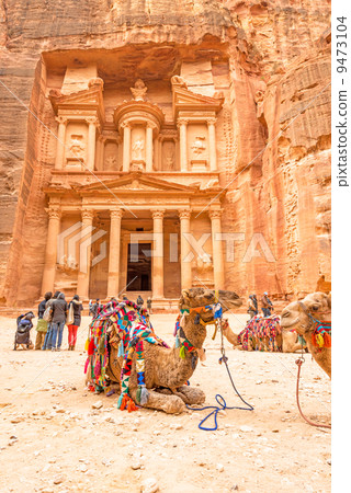 El Cazne (Jordan, Petra ruins) El Cazne (Jordan, Petra ruins) 9473104