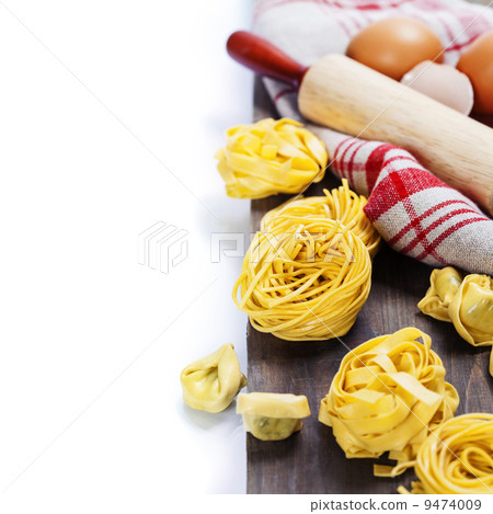 Fresh pasta 9474009