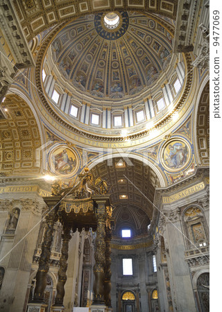 Cupola and Baldacchino (St. Peter's Basilica) Cupola and Baldacchino (St. Peter's Basilica) 9477069