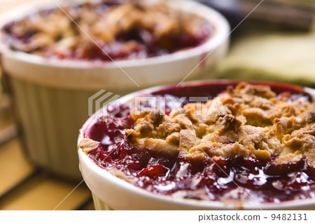Plum tart 9482131