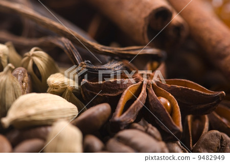 aroma coffe. ingredients. coffe beens, anise, vanilla, cardamon, aroma coffe. ingredients. coffe beens, anise, vanilla, cardamon, 9482949