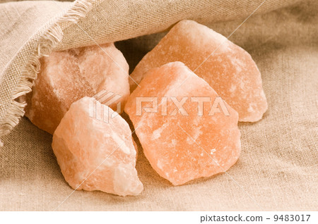 Pink salt of Hymalayas. mineral Pink salt of Hymalayas. mineral 9483017